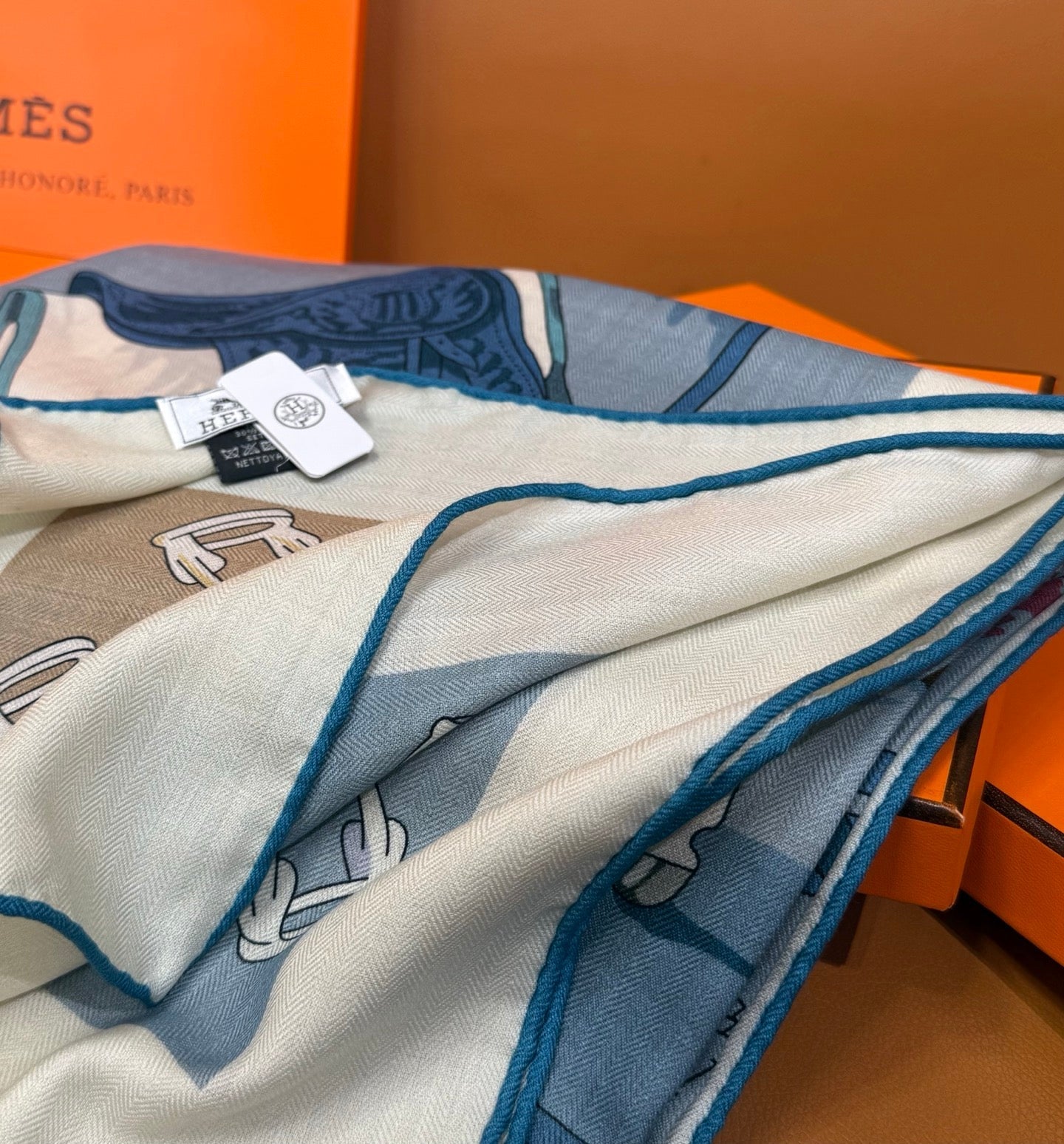 HERMES 26S SCARF 140 IN CASHMERE AND SILK 305967