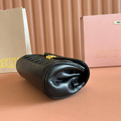CHAIN SHOULDER BAG 24 IN BLACK PATENT SMOOTH LAMBSKIN
