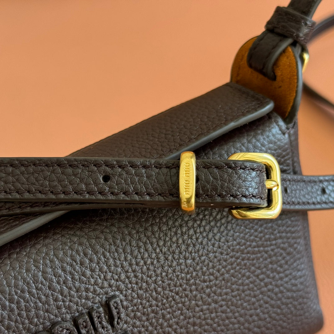 MIUMIU 26S POUCH BAG 18 IN BLACK CALFSKIN GOLD HARDWARE