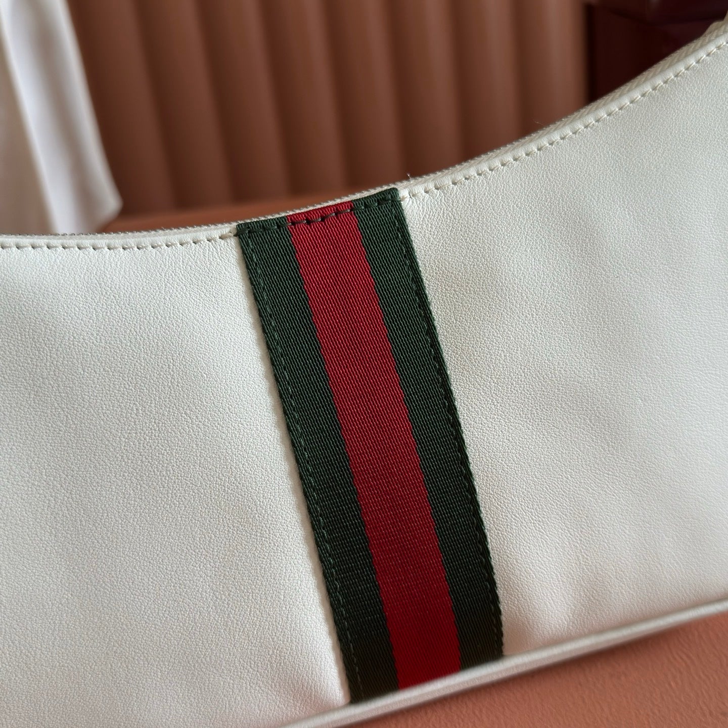 GUCCI 26S LUNETTA SHOULDER BAG 22 IN WHITE CALFSKIN