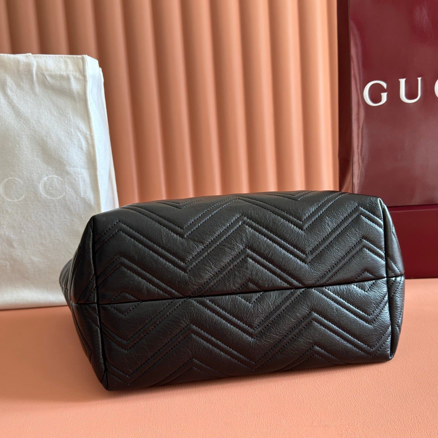 GUCCI 26S GG MARMONT TOTE BAG 30 IN BLACK CALFSKIN