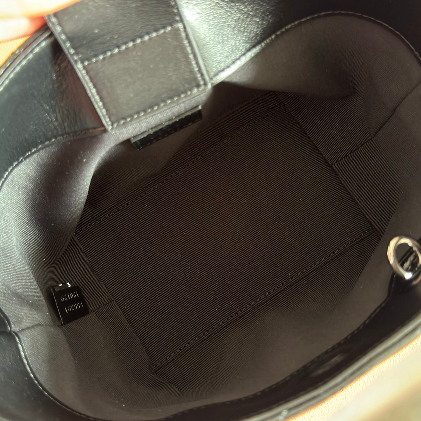 GUCCI 26S GG MARMONT TOTE BAG 17 IN BLACK CALFSKIN
