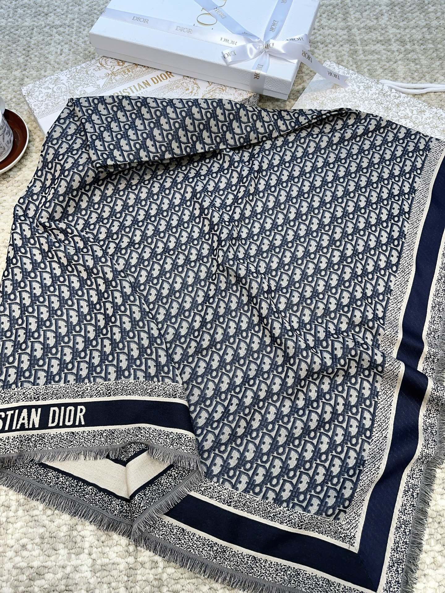 DIOR 26S SCARF 140 IN CASHMERE AND SILK 513544