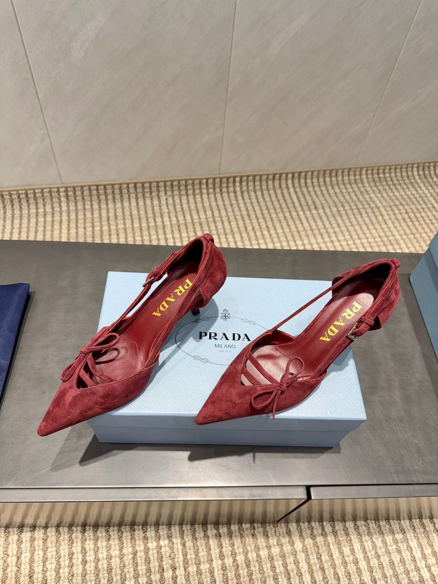 PRADA 26S POINTED TOE CUT OUT HIGH HEELS 75MM IN BURGUNDY RED SUEDE WITH BOW