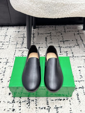 BOTTEGA VENETA 26S FLAT LOAFERS IN BLACK CALFSKIN