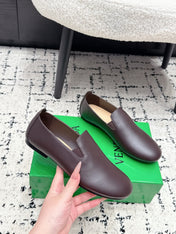 BOTTEGA VENETA 26S FLAT LOAFERS IN DARK BROWN CALFSKIN