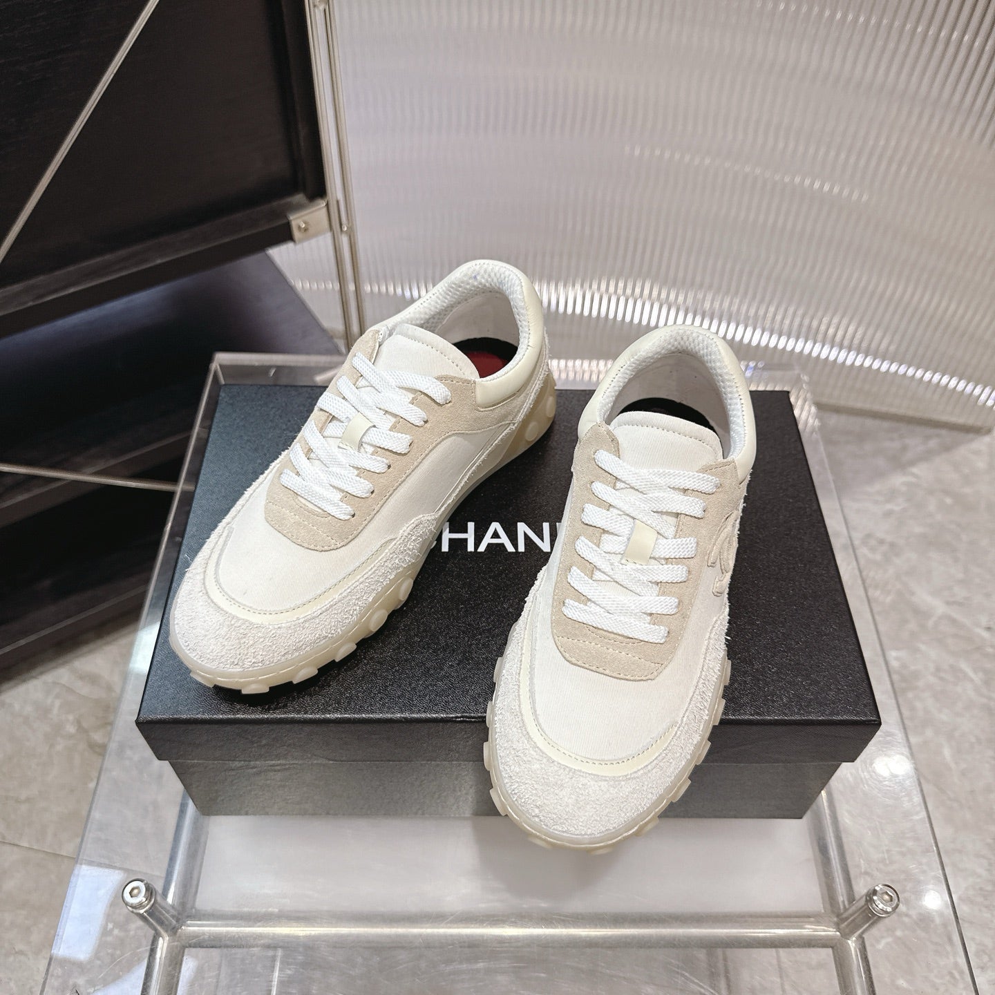 CHANEL 26S LOW TOP SNEAKERS IN BEIGE SUEDE AND WHITE FABRIC WITH RUBBER SOLE