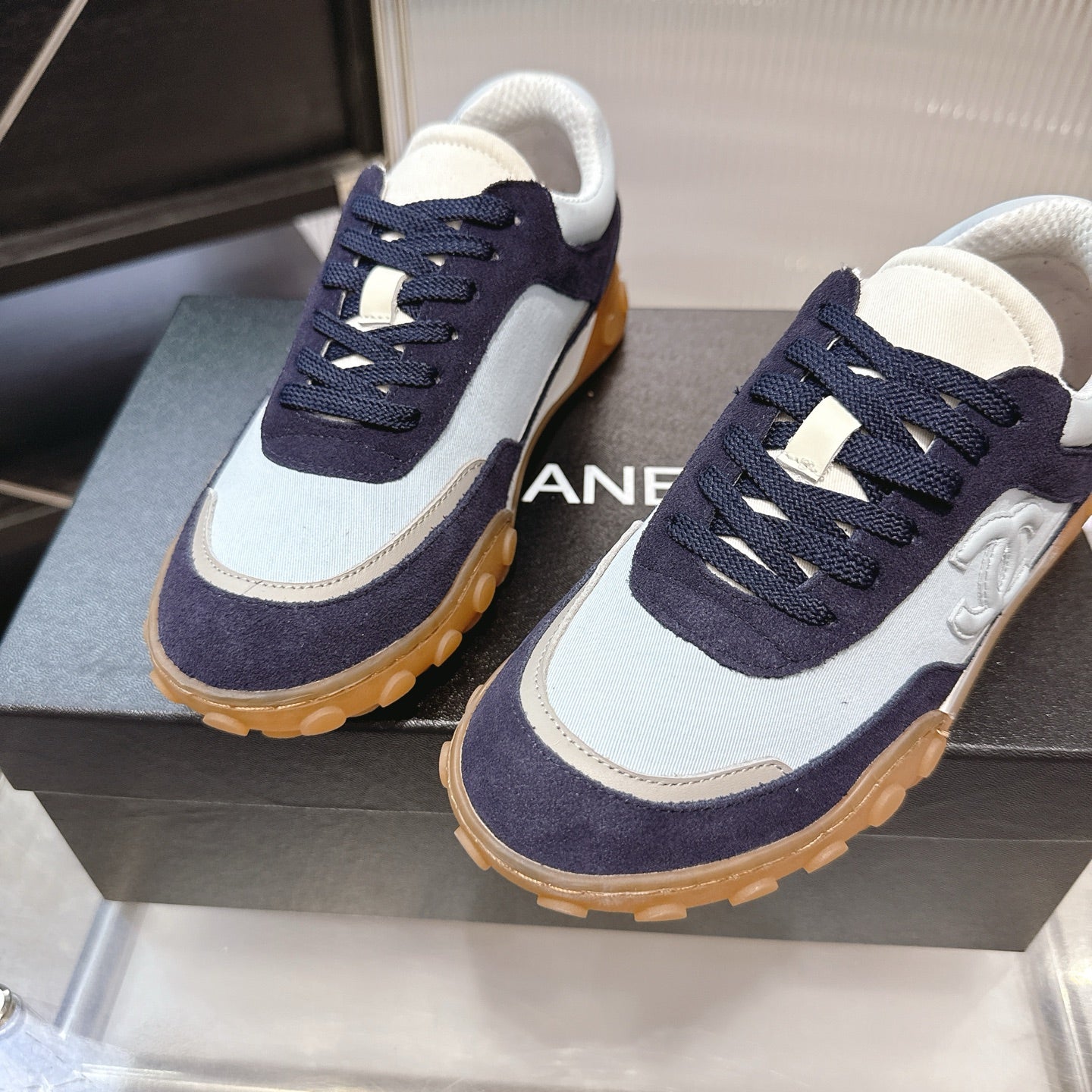 CHANEL 26S LOW TOP SNEAKERS IN NAVY BLUE SUEDE AND WHITE FABRIC WITH RUBBER SOLE