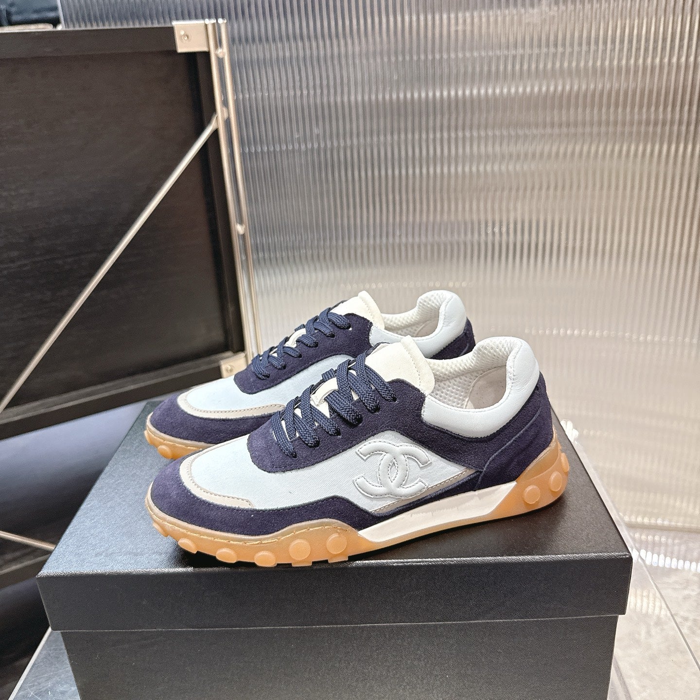 CHANEL 26S LOW TOP SNEAKERS IN NAVY BLUE SUEDE AND WHITE FABRIC WITH RUBBER SOLE