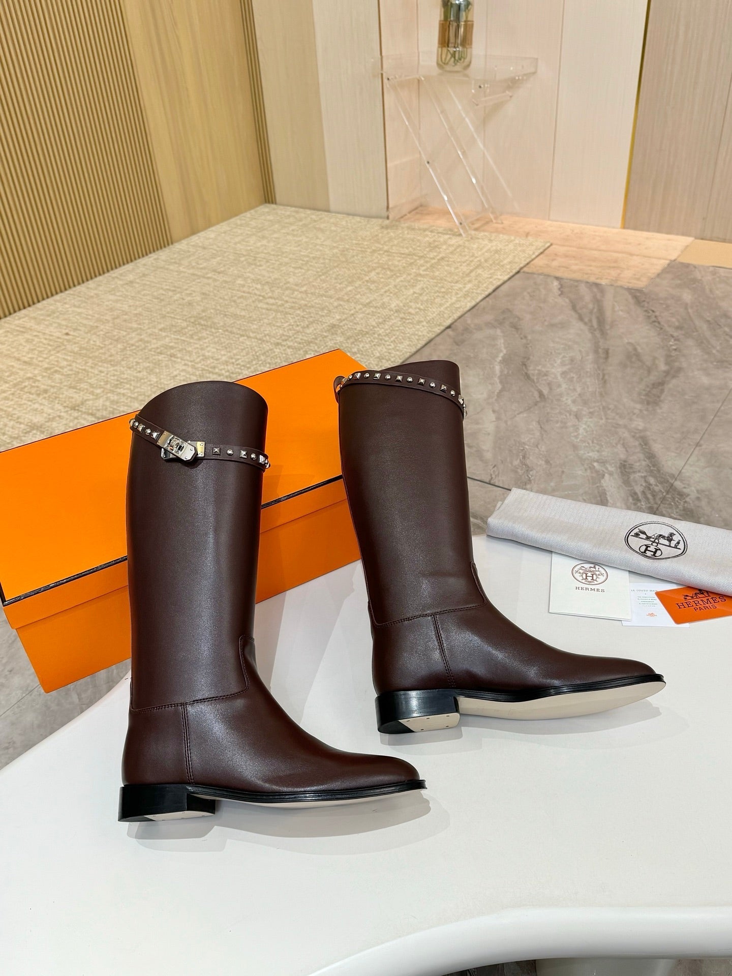 HM 25S KNEE-HIGH FLAT BOOTS IN DARK BROWN LAMBSKIN WITH SILVER HARDWARE