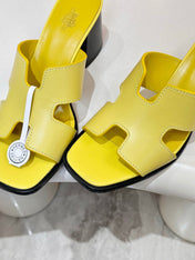 HM 26S HELIA SANDAL 70MM IN YELLOW CALFSKIN