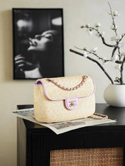 CHANEL 26S CLASSIC FLAP MEDIUM 23 IN NATURAL RAFFIA AND LIGHT PURPLE CALFSKIN GOLD HARDWARE