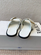 PETAL BELT FLAT SANDAL IN WHITE CALFSKIN
