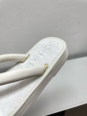 THONG SLIPPERS IN WHITE LAMBSKIN