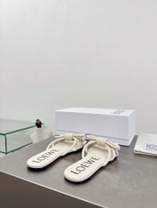 LOEWE 26S FLAMENCO KNOT SANDAL IN IVORY WHITE CALFSKIN