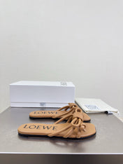LOEWE 26S FLAMENCO KNOT SANDAL IN CAMEL BROWN CALFSKIN