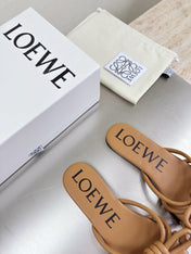 LOEWE 26S FLAMENCO KNOT SANDAL IN CAMEL BROWN CALFSKIN