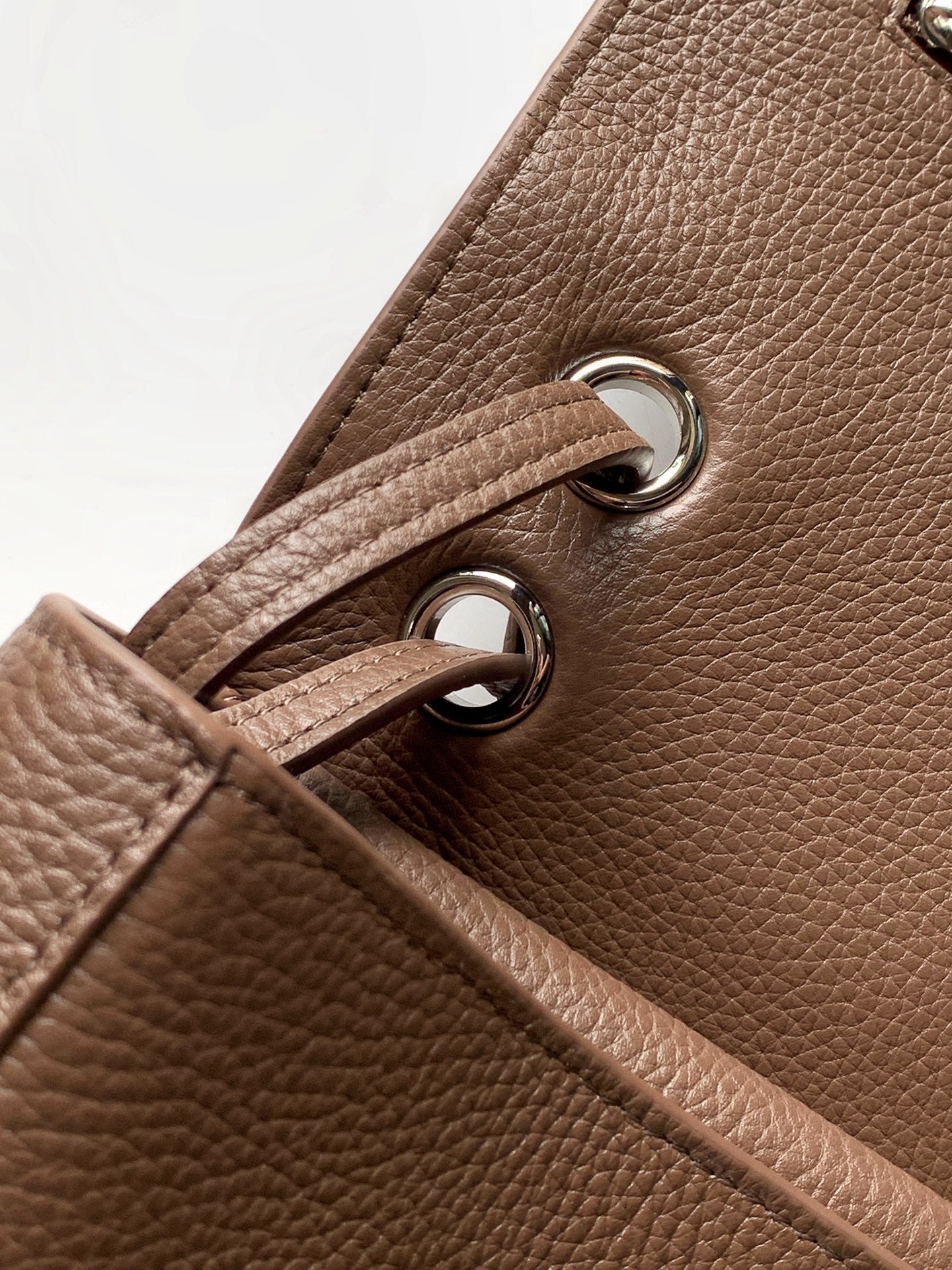 CHANEL 26S SOUPLISSIMO MAXI FLAP 39 IN BROWN GRAINED CALFSKIN SILVER HARDWARE
