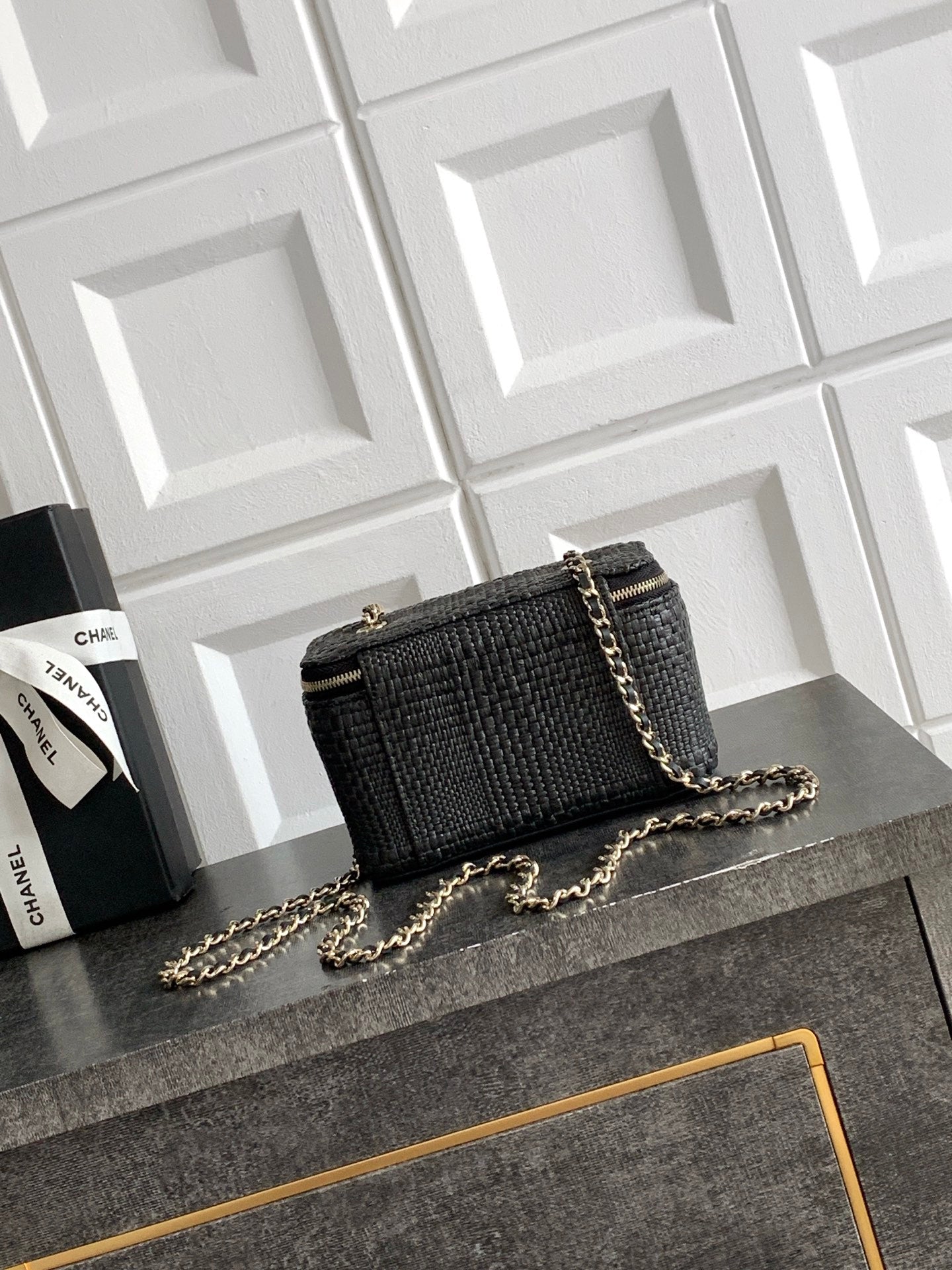 CHANEL 26S VANITY CASE 17 IN BLACK WOVEN RAFFIA GOLD HARDWARE