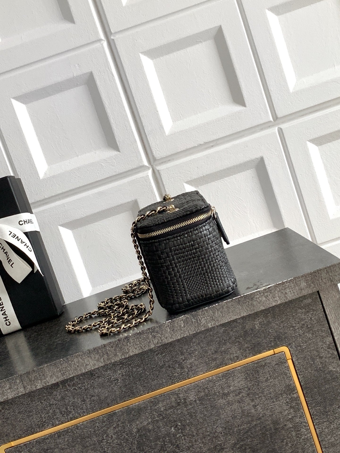 CHANEL 26S VANITY CASE 17 IN BLACK WOVEN RAFFIA GOLD HARDWARE