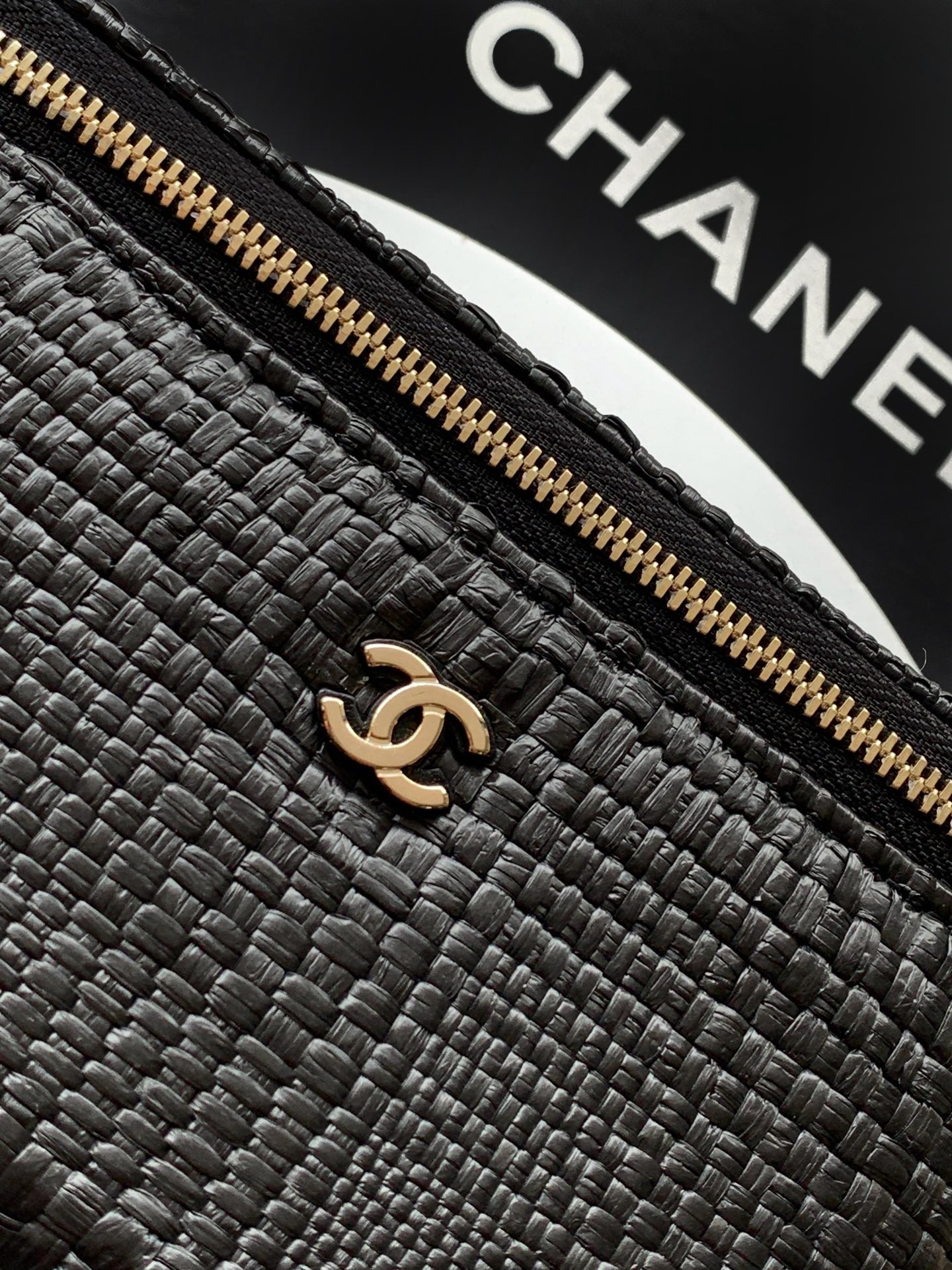 CHANEL 26S VANITY CASE 17 IN BLACK WOVEN RAFFIA GOLD HARDWARE