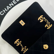 CHANEL 26S CLASSIC FLAP BAG 22 IN BLACK QUILTED SUEDE