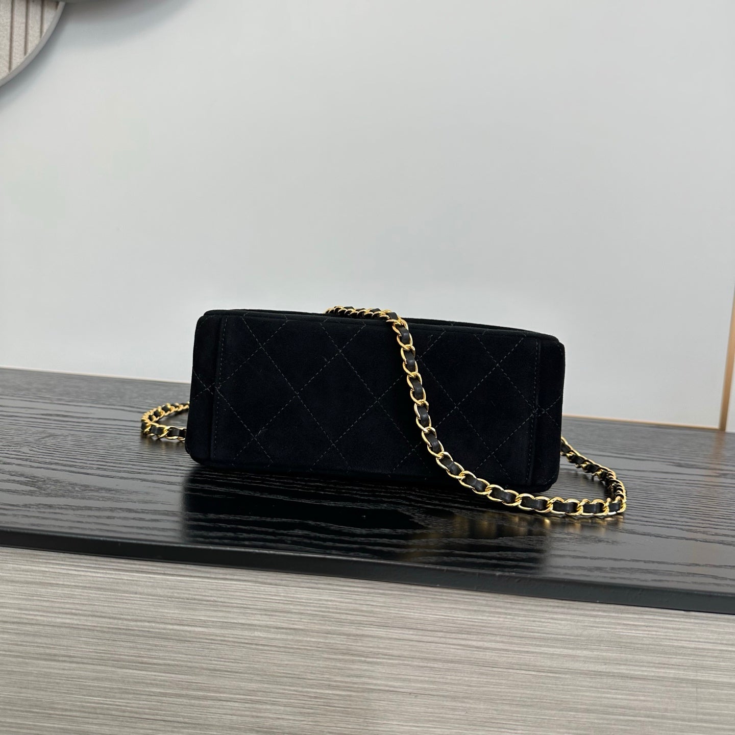 CHANEL 26S CLASSIC FLAP BAG 22 IN BLACK QUILTED SUEDE