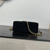 CHANEL 26S CLASSIC FLAP BAG 22 IN BLACK QUILTED SUEDE
