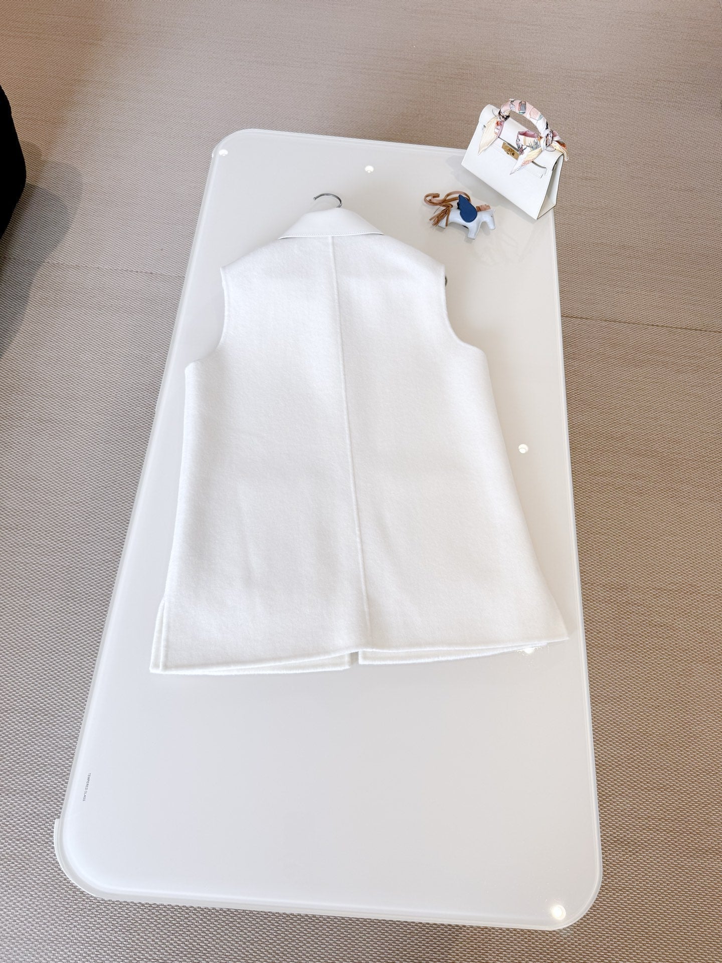 HERMES 25S SLEEVELESS VEST JACKET 477