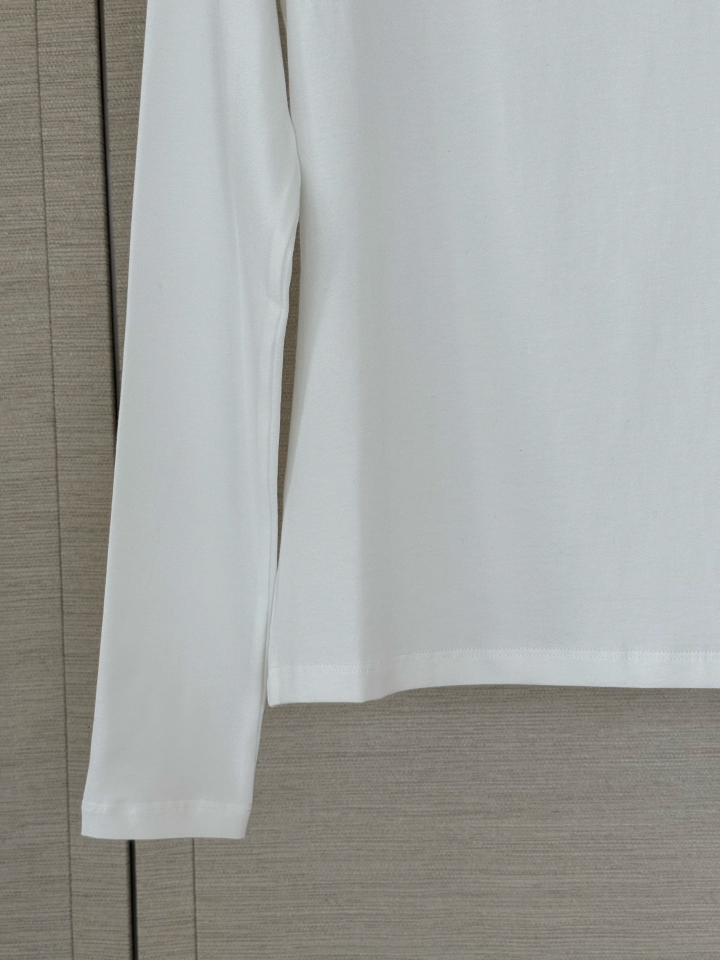 CELINE 26S LONG-SLEEVE CREWNECK T-SHIRT 562