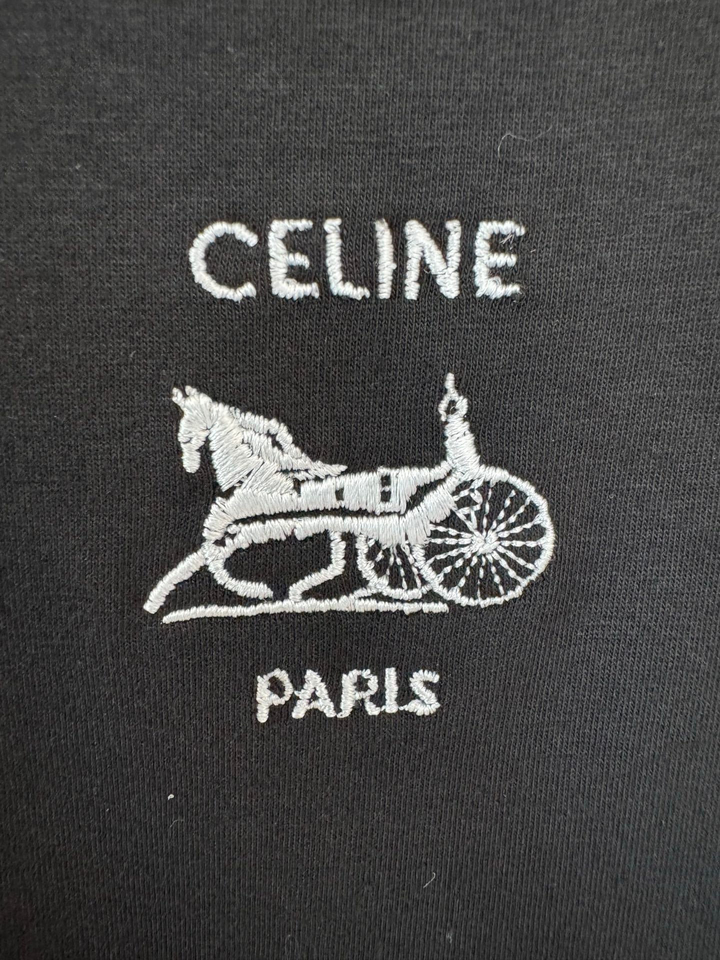CELINE 26S LONG-SLEEVE CREWNECK T-SHIRT 561