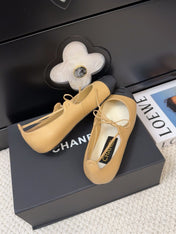 FLAT MARY JANE PUMPS IN SUN YELLOW LAMBSKIN MIX BLACK FABRIC