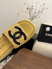 CHANEL 26S PLATFORM SLIDES 40 MM IN PASTEL YELLOW WOVEN RAFFIA