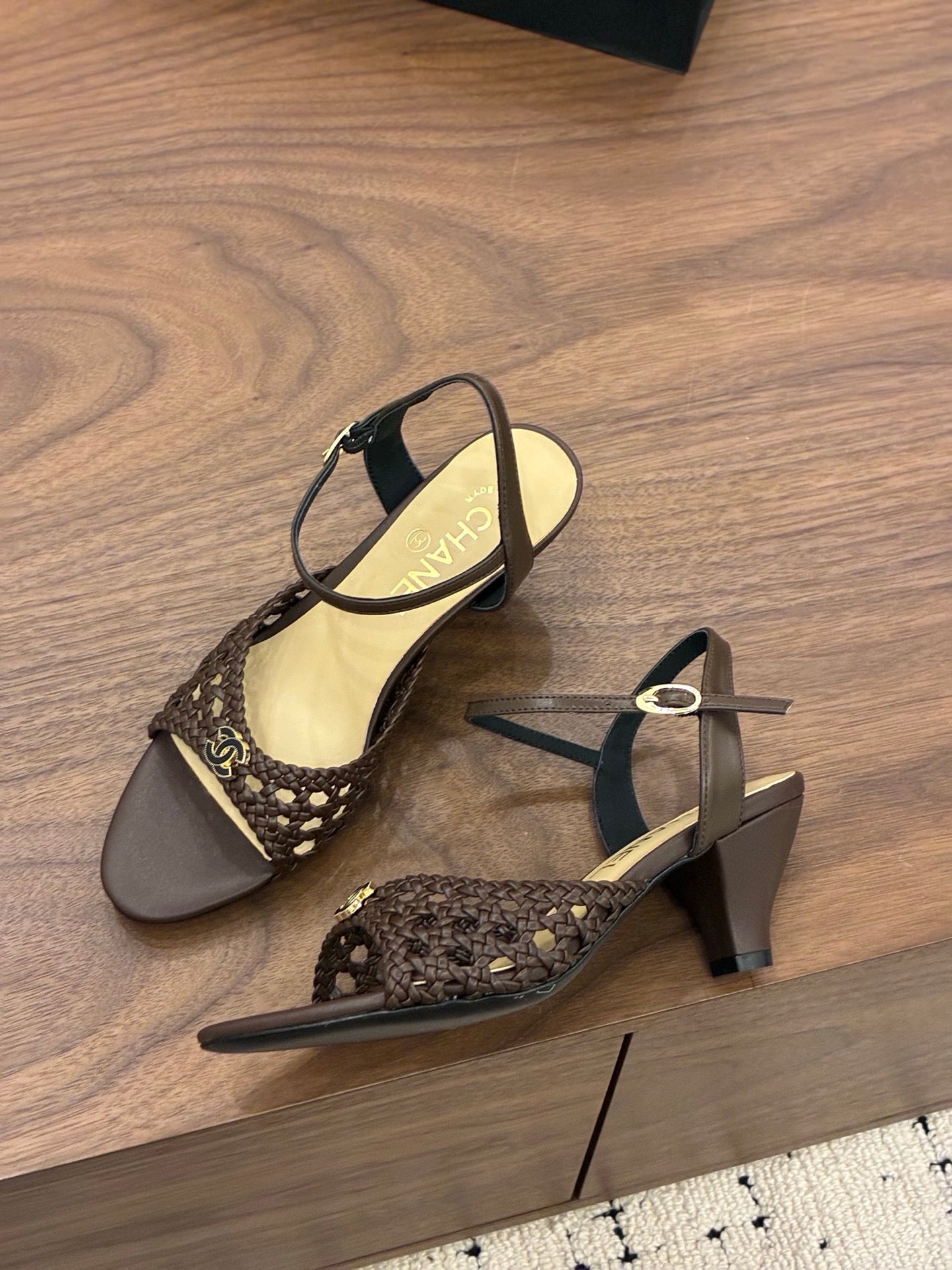 CHANEL 26S HIGH-HEELED BACK-STRAP SANDALS 60 MM IN DARK BROWN WOVEN LAMBSKIN