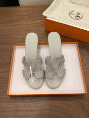 HM 26S OASIS SANDAL IN LIGHT GREY SUEDE WITH CRYSTALS
