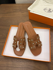 HM 26S ORAN STUDDED SANDALS IN BROWN CALFSKIN