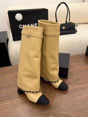 CHANEL 26S TALL BOOTS 60 MM IN BEIGE CALFSKIN TALL BOOTS WITH GOLD TONE CHAIN DETAIL