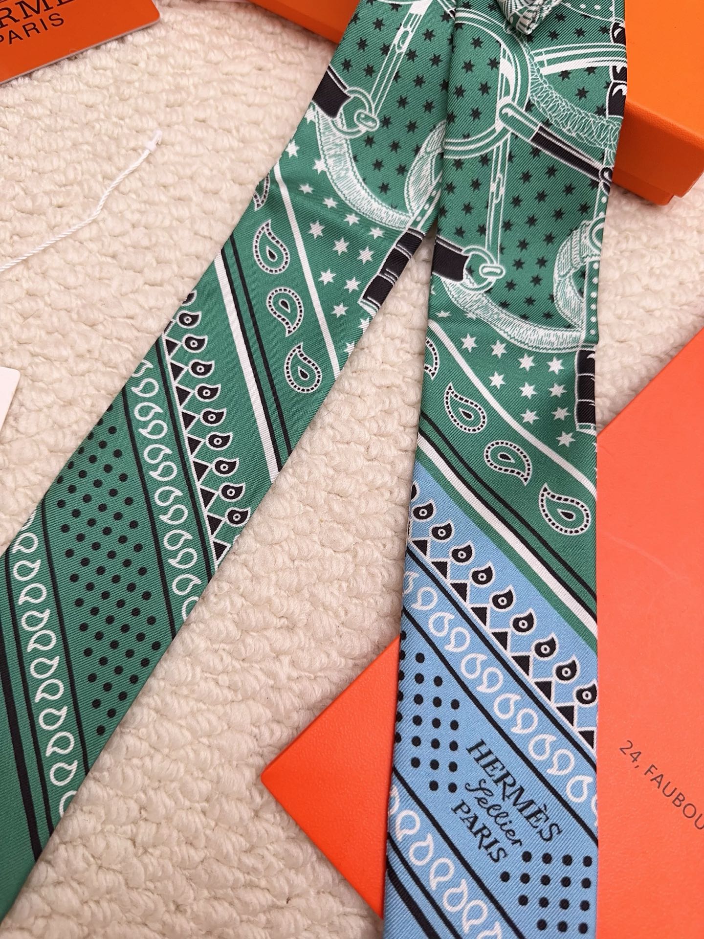 HERMES 26S SCARF 90 IN SILK 309657