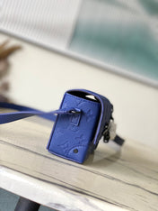 STEAMER 18 IN SAPPHIRE BLUE MONOGRAM EMBOSSED TAURILLON