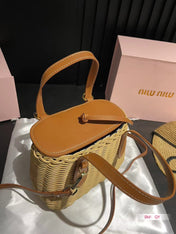 BASKET BAG 18 IN BEIGE/TAN WICKER AND LEATHER