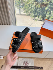 CHYPRE SANDAL IN BLACK CALFSKIN WITH STUDS
