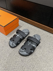 CHYPRE SANDAL BLACK CALFSKIN UNIQUE