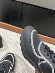 CLASSIC TRAINER IN BLACK FABRIC