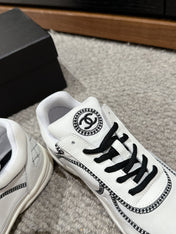 CLASSIC TRAINER IN WHITE MIX BLACK FABRIC