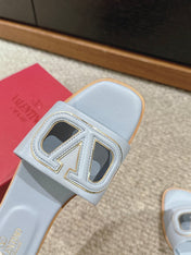 VLOGO CUT-OUT LIGHT BLUE CALFSKIN SLIDE SANDAL
