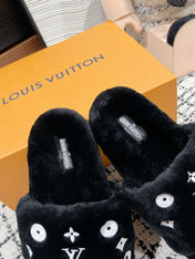 SLIPPER IN BLACK WOOL