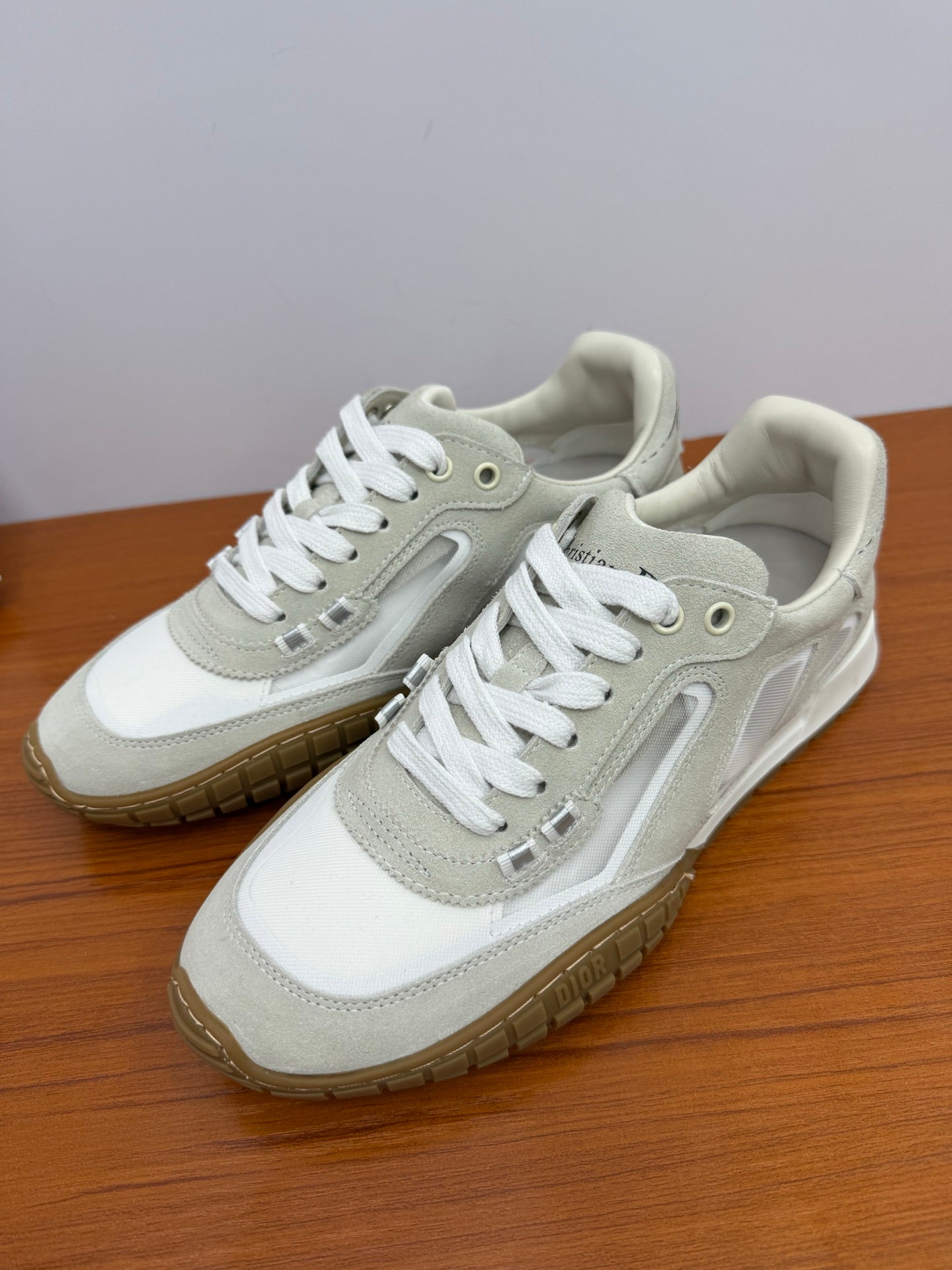 DIOR 26S SNEAKERS IN WHITE AND GRAY SUEDE AND FABRIC