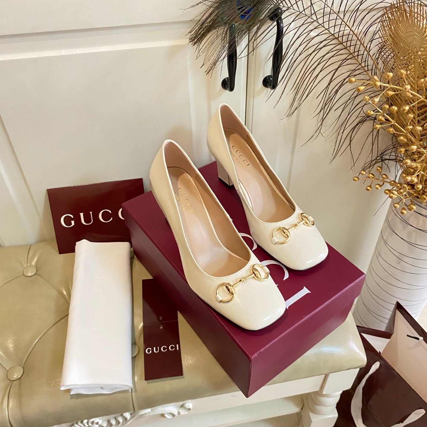 GUCCI 26S HORSEBIT MID-HEEL PUMPS 75 MM IN CREAM WHITE CALFSKIN