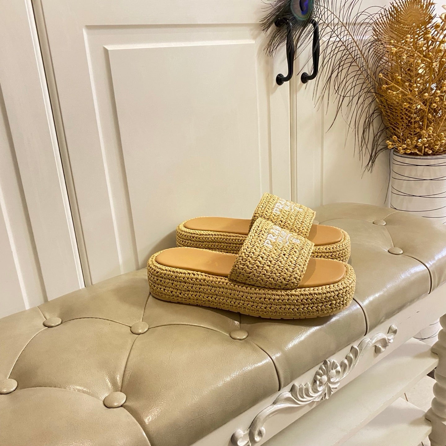 PRADA 26S SLIDE SANDALS IN BEIGE LOGO RAFFIA