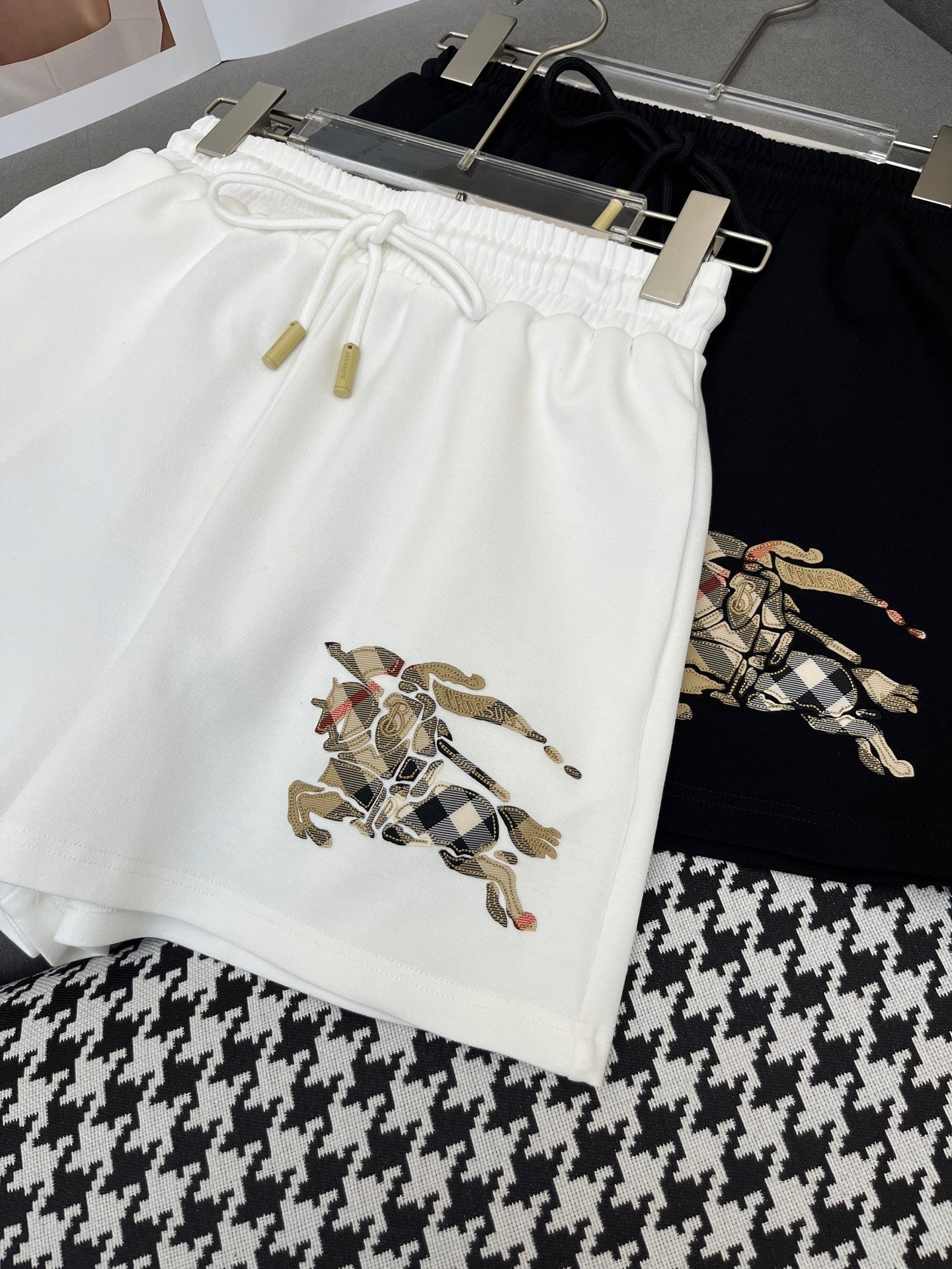 COTTON SHORTS WITH SIGNATURE EMBROIDERY